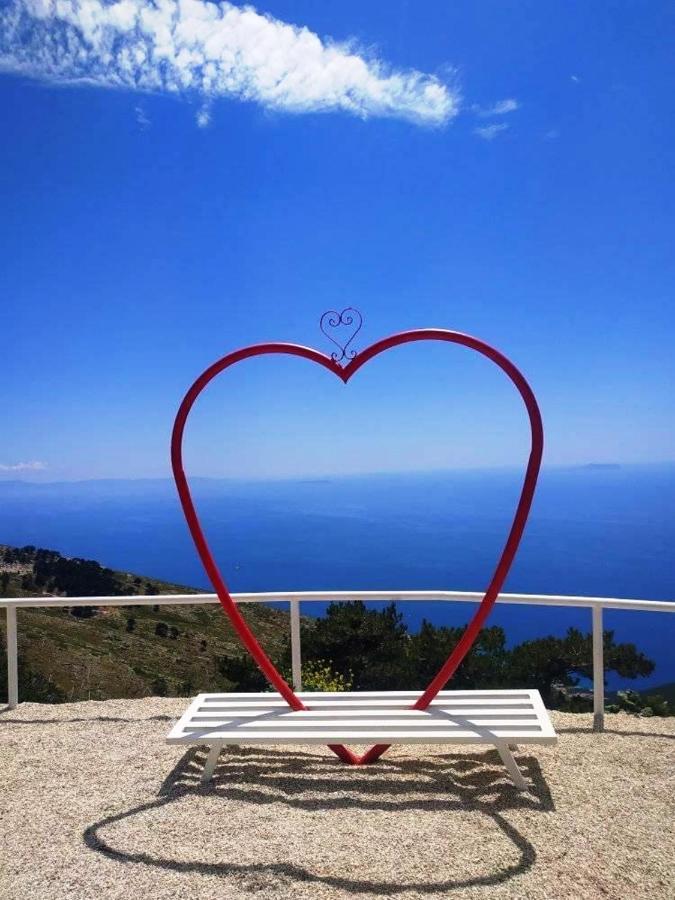 Royal Queen And King Luxury Apartment Saranda Dış mekan fotoğraf